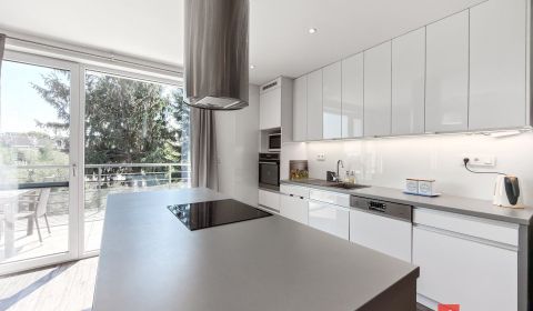Rent Two bedroom apartment, Bratislava - Nové Mesto, Slovakia