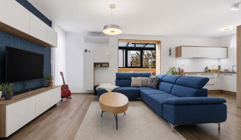 Sale Two bedroom apartment, Two bedroom apartment, Sama Tomášika, Mala