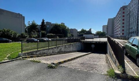 Sale Garage, Garage, Mierová, Bratislava - Ružinov, Slovakia