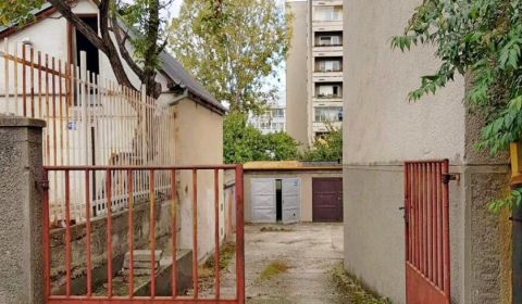 Sale Garage, Garage, Prešovská, Bratislava - Ružinov, Slovakia