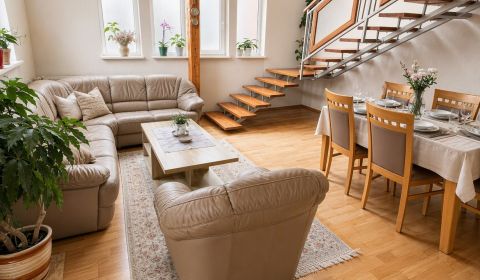 Spacious Family Home with Guest House in Tranquil Továrniky
