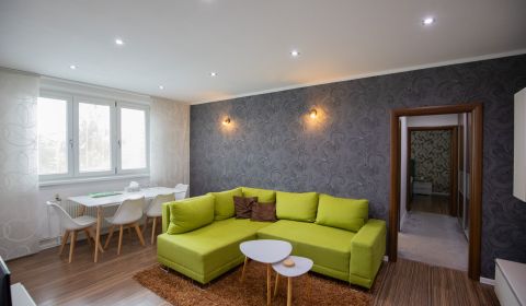 Furnished 2-bedroom apartment with loggia, Pošeň