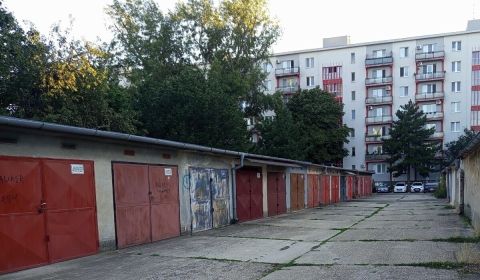 Sale Garage, Garage, Haburská, Bratislava - Ružinov, Slovakia