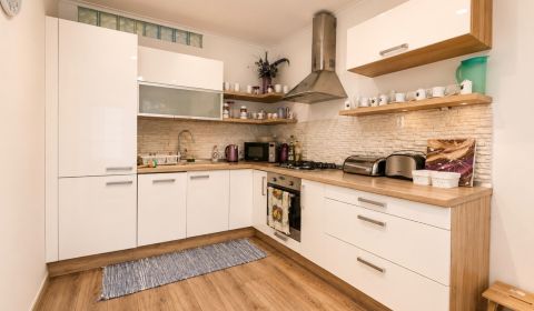 2-Bedroom Apartment with Balcony for Rent – Old Town