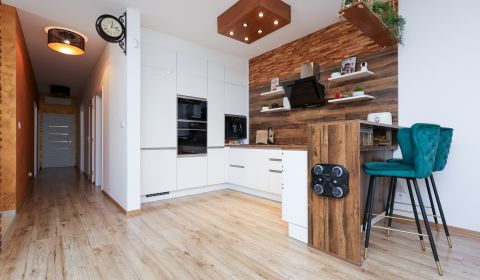 Modern Family Home in Peaceful Galanta Neighborhood