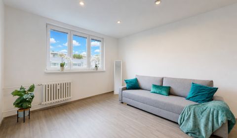 BA/RUŽINOV-2-room apartment with balcony and loggia after recontructio