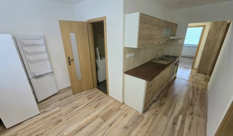 Rent Two bedroom apartment, Two bedroom apartment, Bánovce nad Bebravo
