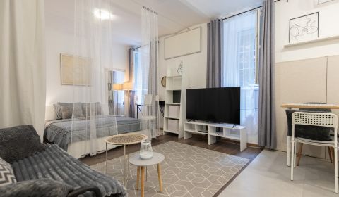 RESERVED Studio with terrace and front garden, Old Town