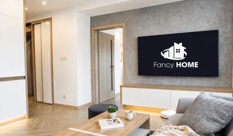 Charming 3-Room Apartment with Scenic Views in Svit