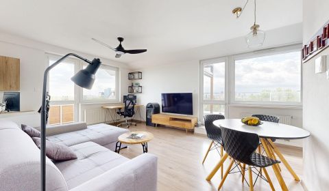 RIVERS 1 bedroom apartment with large terrace and view NOBELOVA street