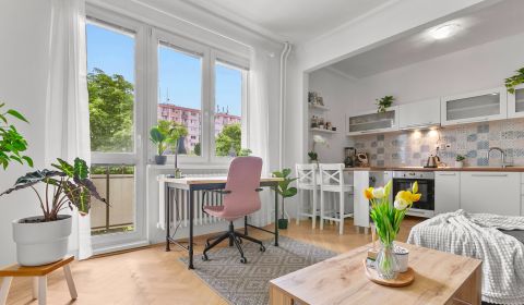 BA/RUŽINOV - Sale of a renovated 2-room apartment with a balcony 