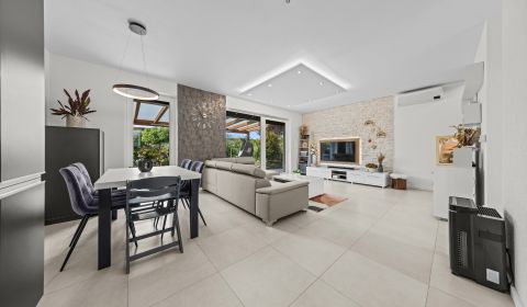Sale Three bedroom apartment, Three bedroom apartment, Liesková, Malac