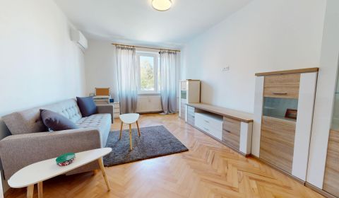Rent One bedroom apartment, One bedroom apartment, Petőfiho, Komárno, 
