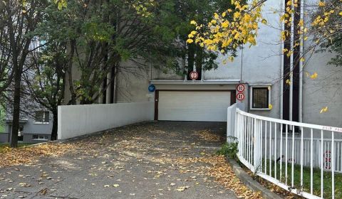 Sale Garage, Garage, Medveďovej, Bratislava - Petržalka, Slovakia
