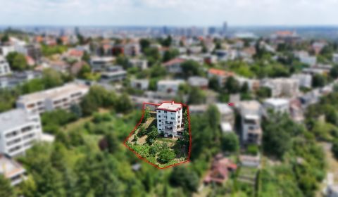 Residence on Radvanská Street with Panoramic Views of the Danube