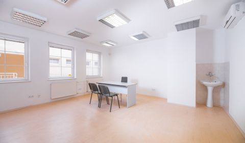 Rent Offices, Offices, Nám. sv. Anny, Trenčín, Slovakia