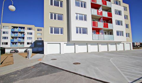 Sale Garage, Garage, Dona Sandtnera, Pezinok, Slovakia
