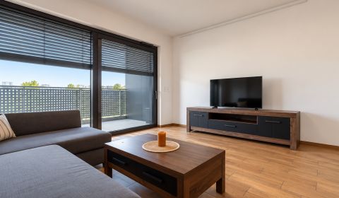 Furnished 1-bedroom with 2 balconies & parking, Ružinov