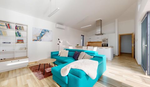 A HOME FOR COMFORTABLE FAMILY LIVING
