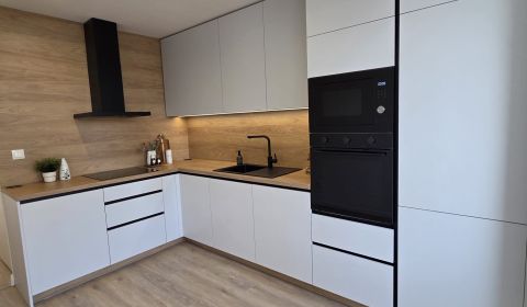 Sale Three bedroom apartment, Three bedroom apartment, Hrobákova, Brat