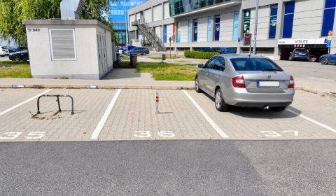 BA/Nové Mesto – Outdoor parking space rental (behind the barrier)POLUS