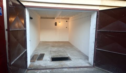 Sale Garage, Garage, Uránová, Bratislava - Ružinov, Slovakia