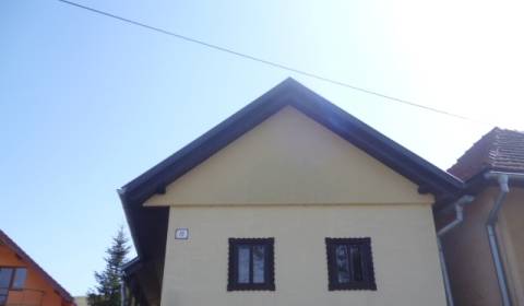 Predaj! Rodinný dom s pozemkom 974 m2 v Bobrovčeku - Liptovský Mikuláš