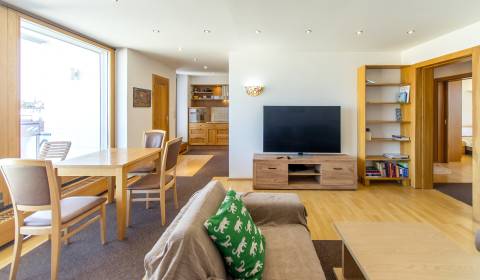 Luxury 1bdr apt 60m2, with A/C, in a great location in the city centre