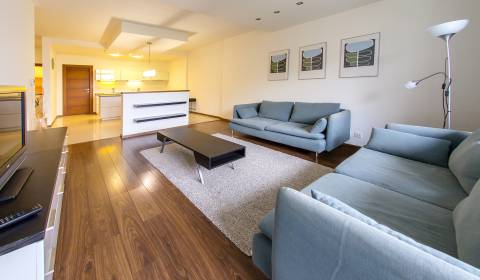 Spacious high standard 2 bdr apt, 126m2, furnished, balcony