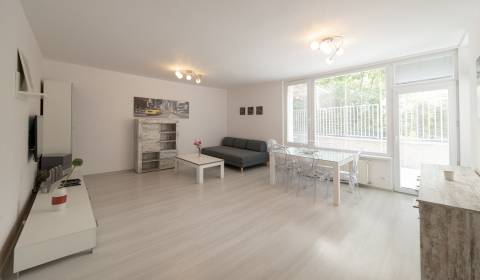 Sunny 1bdr apt 70m2, with a spacious terrace in a pleasant location