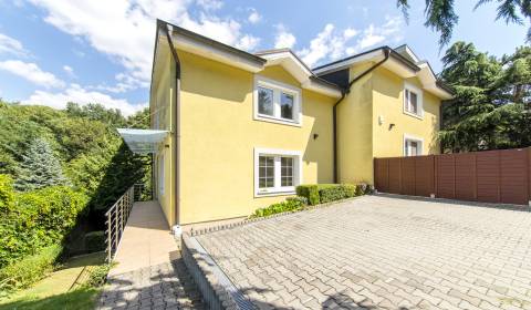 Beautiful 6 bdr apt 360m2, with A/C, swimming pool and 2x parking