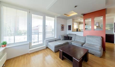 RESERVED Spacious 2bdr apt 84m2, with balcony and parking, UNIVERSO
