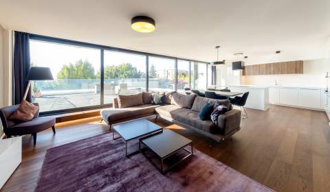 Luxurious 2 bdr apt 115 m2, with spacious terrace, parking and cellar