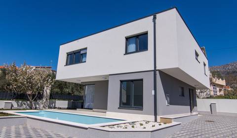 MODERN LUXURY VILA, 350 M FROM THE SEA, KAŠTEL KAMBELOVAC