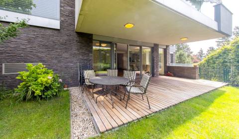 Exclusive 2bdr apt 118 m2, with a terrace and parking, DIPLOMAT PARK