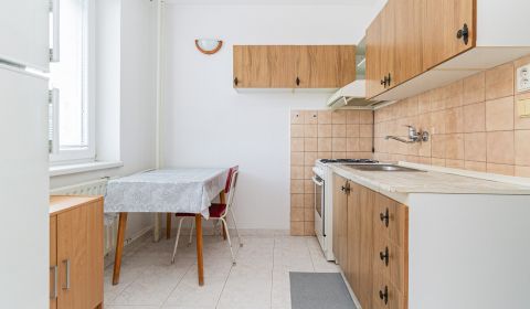 Furnished 2-bdrm apartment for rent 