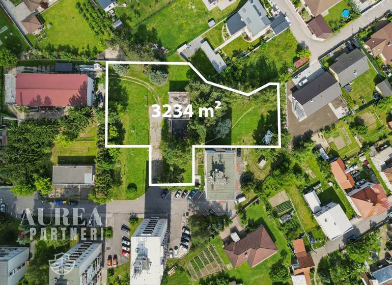 Aerial view of properties - residential area on Slnečná Street in Kováčová, size 3234 m².