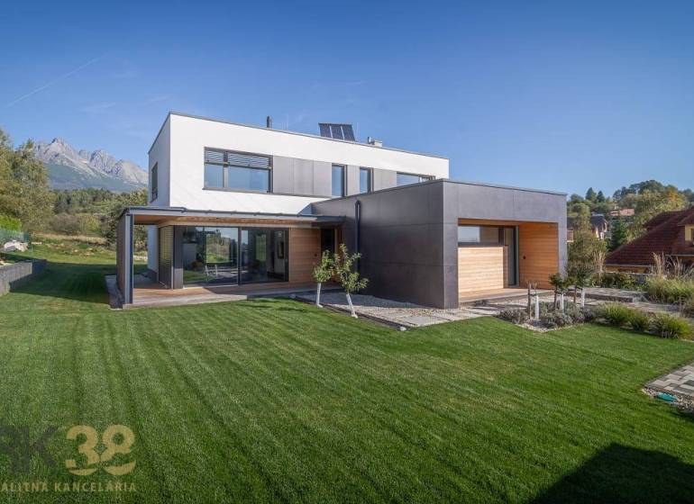 A family house on Tatranská Street in Nová Lesná with a landscaped garden and a view of the mountains.