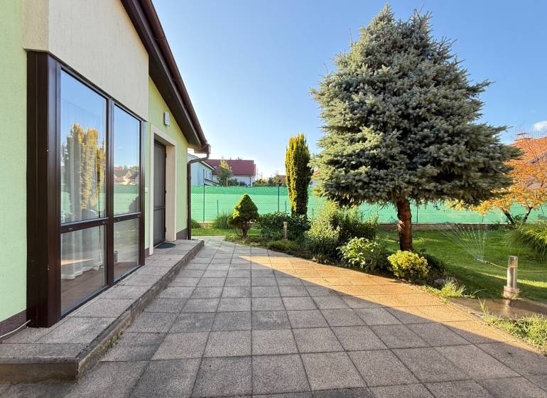 Family house with a terrace and garden on Nové Záhrady VII in Bratislava - Podunajské Biskupice.