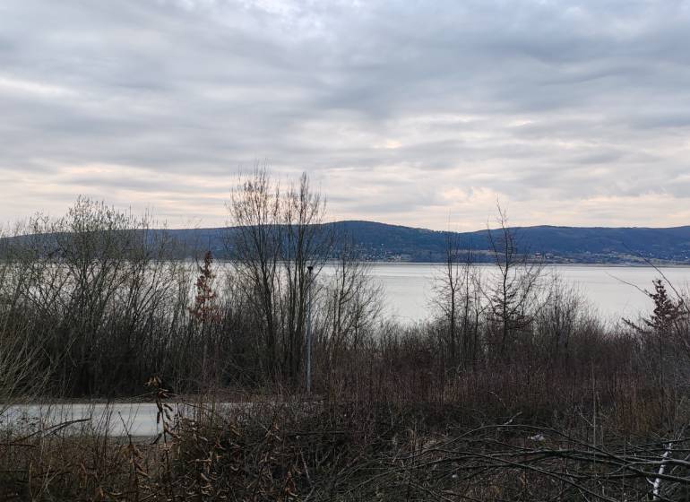 Recreational plots on Eva Street in Holčíkovce offer views of the lake and mountains.