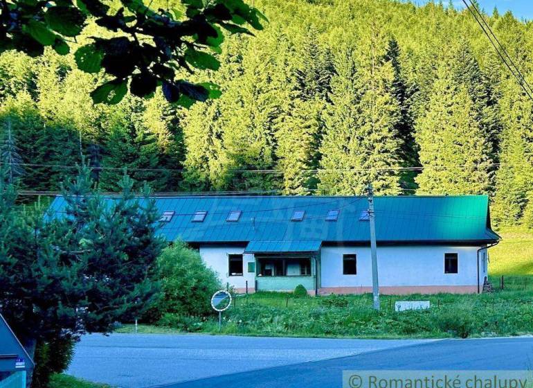 A family house near Spišská Nová Ves, set in the picturesque greenery of the forest.