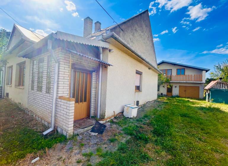 A family house in Sobrance with a grassy plot and a small annex.
