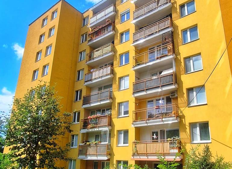 Apartment building in Trenčín on Juh Street offering a 3-room apartment.