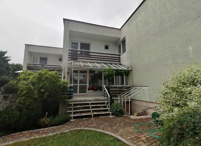 A family house on J.Š.Šikuru Street in Martin with a terrace and garden.