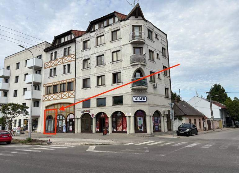 The building on Petöfi Street in Komárno with commercial spaces on the ground floor.