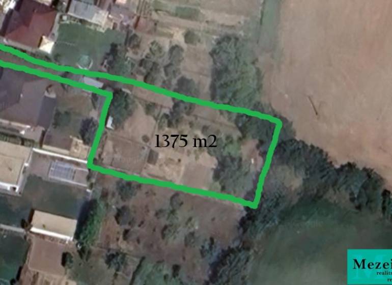 Aerial view of a building plot in Zavar suitable for residential use, area 1375 m².