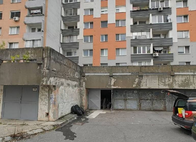 Garages on Dudvážska Street in Bratislava - Podunajské Biskupice, in front of the apartment building.