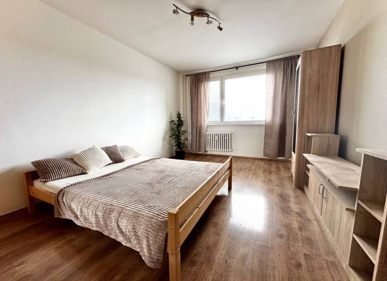 dubravka-1izbovy-byt-na-predaj-izba