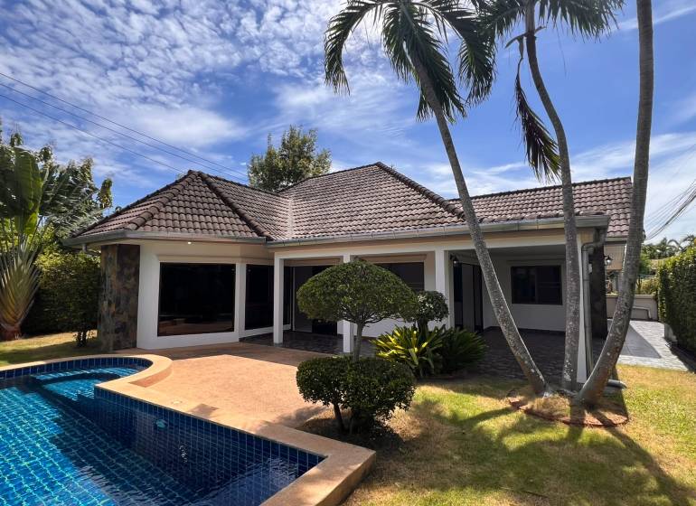 COZY 3 BEDROOM POOL VILLA - EAST PATTAYA