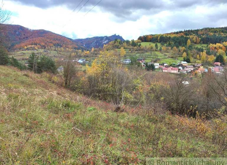Autumn in the gardens of Hlboké nad Váhom with colorful forests and a rural panorama.